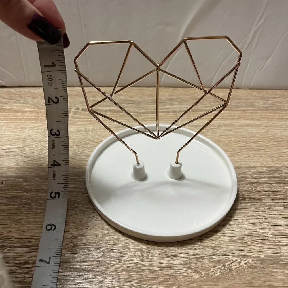 IMM Living BNIB Rose Gold Porcelain Coxet Wire Heart Ceramic Jewelry Holder
